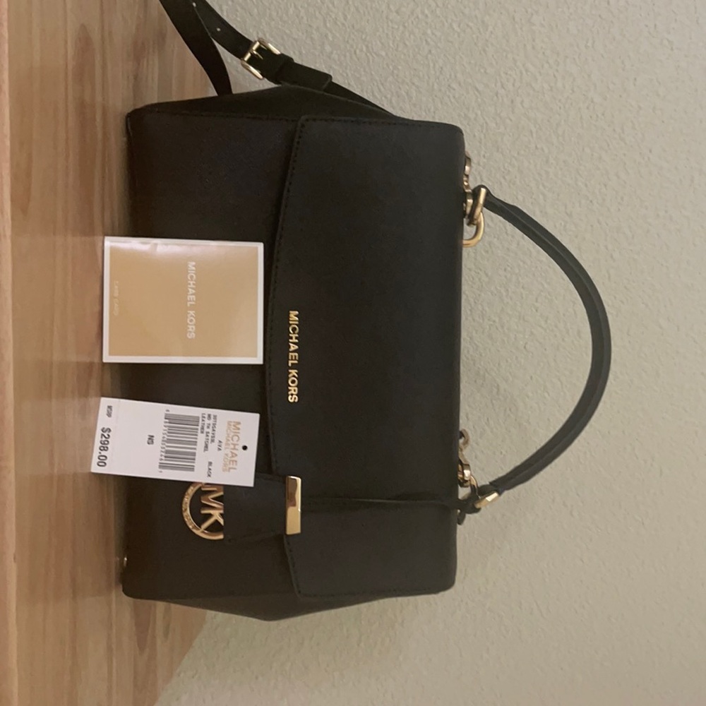 Micheal Kors AVA Medium Satchel - Black
